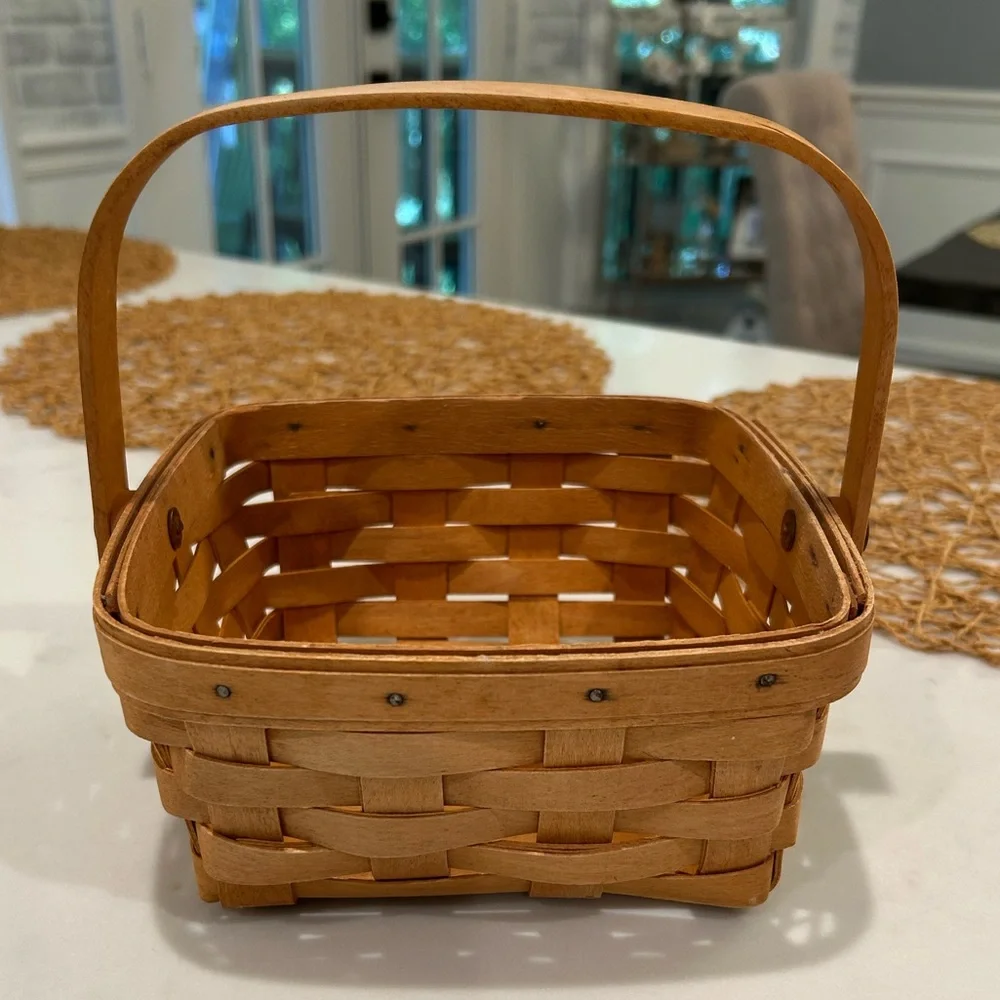Longaberger 2000 medium berry basket